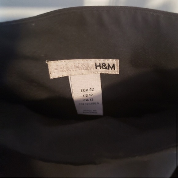 H&M Double Front Pocket Skirt - Picture 2 of 5